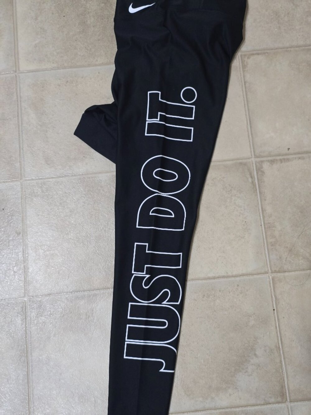 Nike Women's Black Athletic Leggings W 'Just Do It' Printed On The Left Leg -Med - Picture 7 of 7